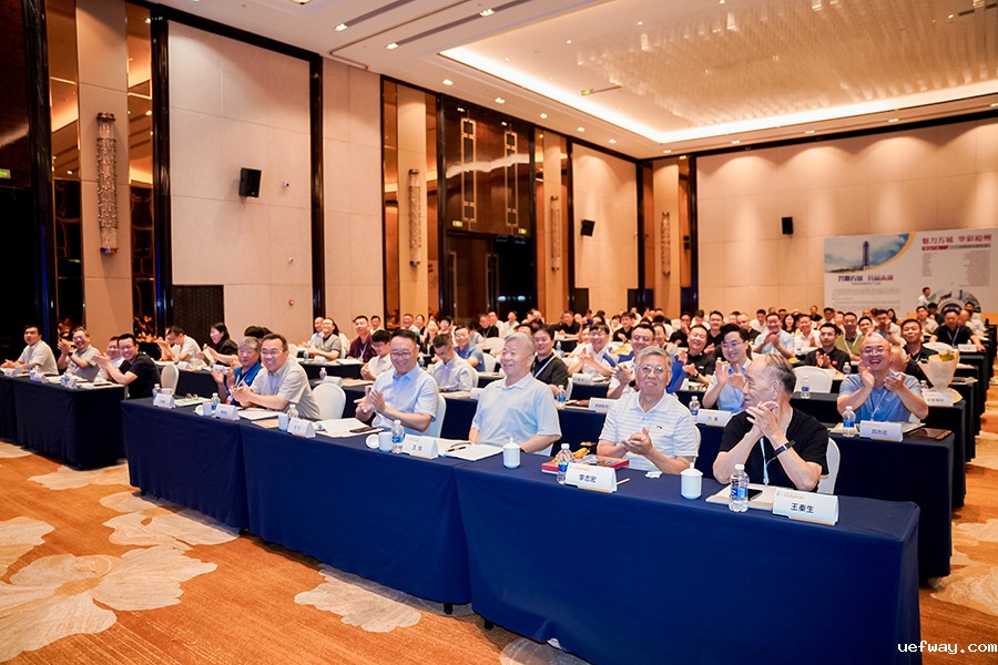 1753839396181686.jpg 鼓掌.jpg